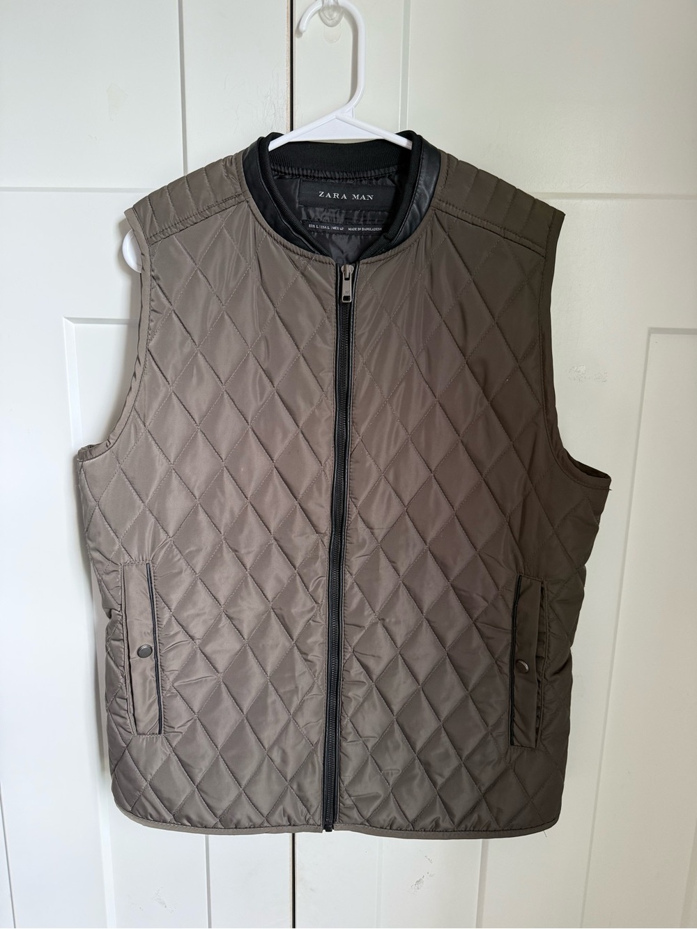 Zara Quilted Brown Sleeveless Jacket Vest with leather piping. Size L. Euc.